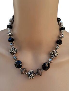 Vintage Black Faceted Glass & Silver Tone Ornate Mixed Media Bead Necklace